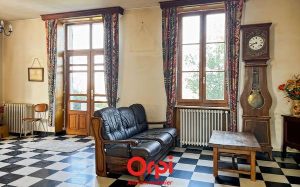 Maison à vendre    6 pièces •  Montmarault