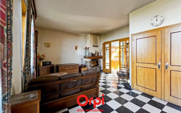 Maison à vendre    6 pièces •  Montmarault