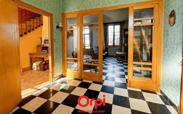 Maison à vendre    6 pièces •  Montmarault