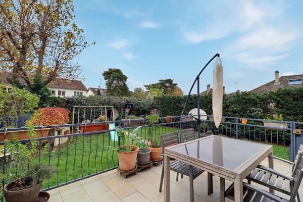 Maison Acheres 6 pièce(s) 139 m2 €690 000 ** - Référence 8909