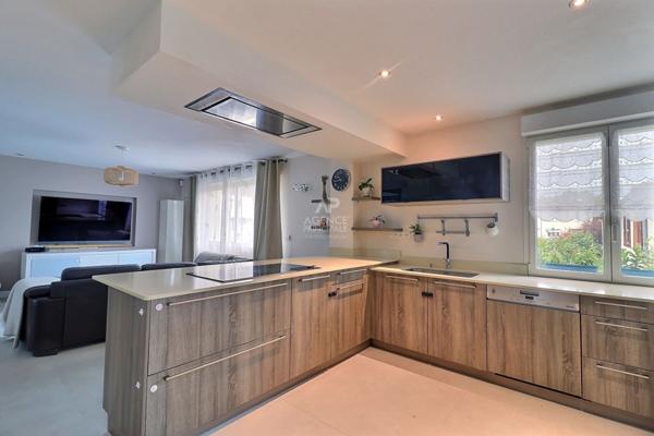 Maison Acheres 6 pièce(s) 139 m2 €690 000 ** - Référence 8909