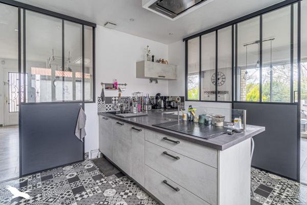 Maison à vendre |  Pessac |  8 pièces | 237 m²