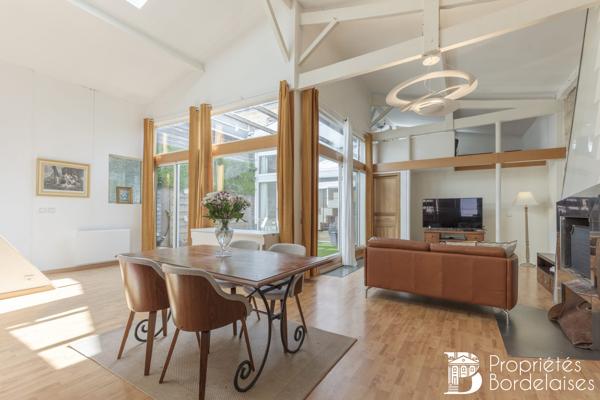 Maison Loft avec Patio à Bordeaux Les Chartrons, 175 m² et Garage