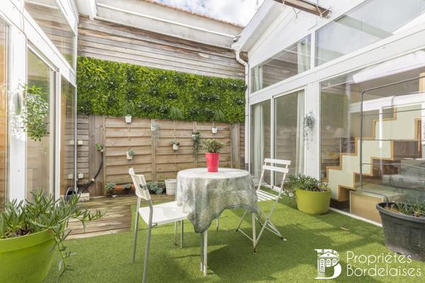 Maison Loft avec Patio à Bordeaux Les Chartrons, 175 m² et Garage