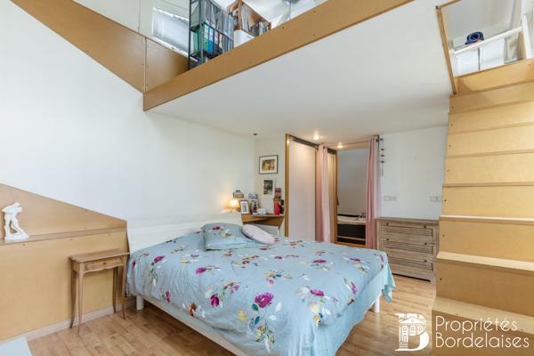 Maison Loft avec Patio à Bordeaux Les Chartrons, 175 m² et Garage
