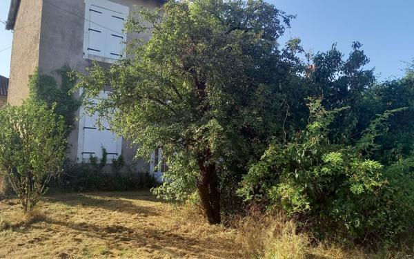 Immeuble à vendre    6 pièces • 94 m2 Saint-Junien