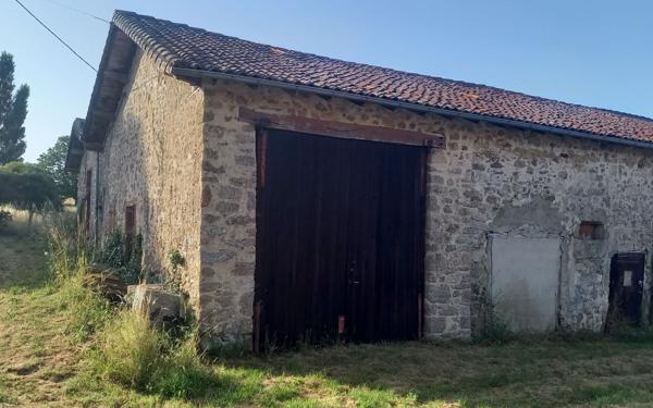 Immeuble à vendre    6 pièces • 94 m2 Saint-Junien