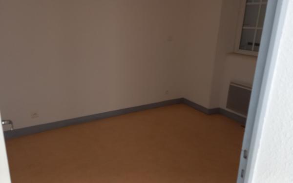 Immeuble à vendre    6 pièces • 94 m2 Saint-Junien