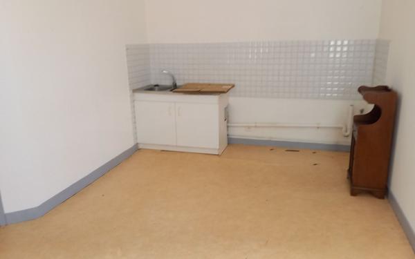 Immeuble à vendre    6 pièces • 94 m2 Saint-Junien