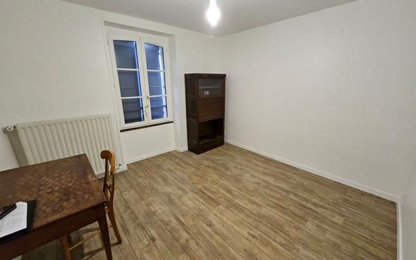 Maison à vendre    12 pièces • 296 m2 Saint-Maurice-la-Souterraine