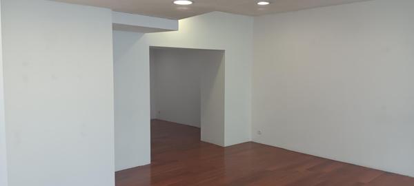 Rue Béteille, local  commercial de 55 m² environ en rdc, avec vitrine