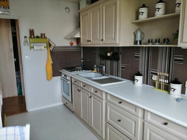 Appartement à vendre 3 pièces de 65 m² à COMPIEGNE (60)