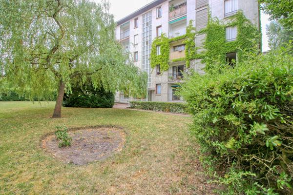 Appartement 4 pièces en bon état au calme