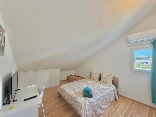 À vendre – Villa T7 avec piscine, jacuzzi et fort potentiel locatif – Petite-Île (97429)