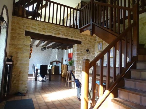 Vente Maison220 m² - 8 Pièces - VENESMES (18190)