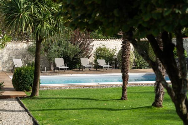 Magnifique propriété entièrement rénovée avec un gros potentiel