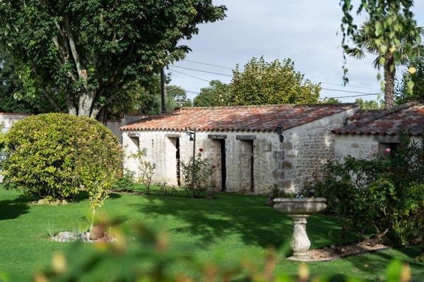 Magnifique propriété entièrement rénovée avec un gros potentiel