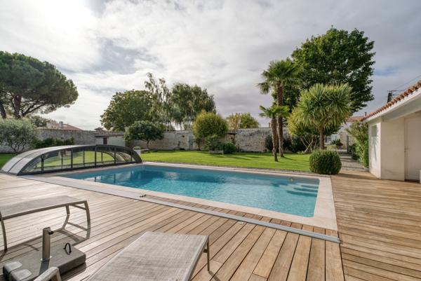 Magnifique propriété entièrement rénovée avec un gros potentiel