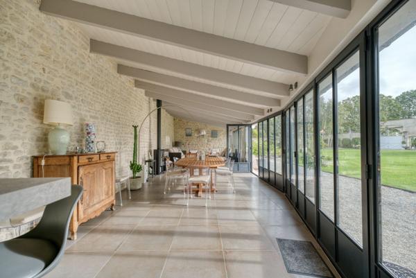 Magnifique propriété entièrement rénovée avec un gros potentiel