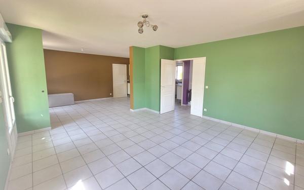 Maison à vendre    4 pièces •  Saint-Étienne-de-Saint-Geoirs