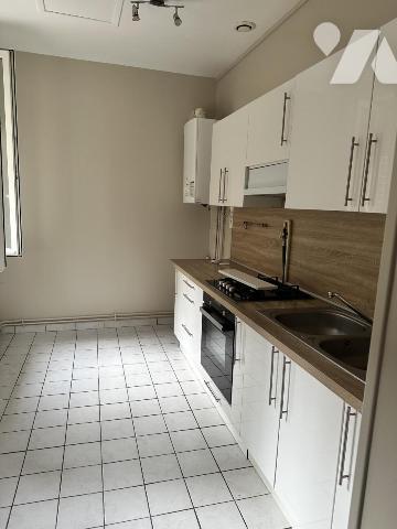 Entre clinique de l'Europe et le Centre Commercial St Sever - Immeuble de rapport