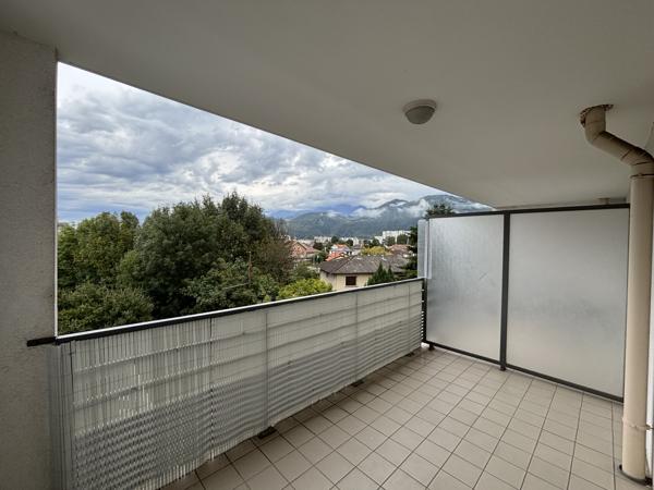 T2 AVEC TERRASSE EYBENS