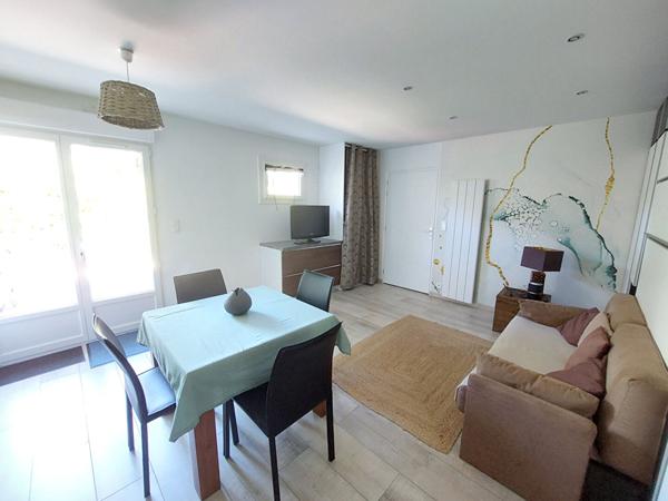 Appartement studio Salles 1 pièce(s) 30.64 m²