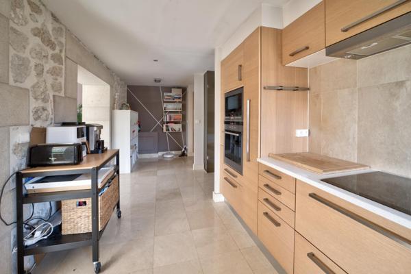 Spacieux T4 sécurisée – Calme, lumière et confort avec 2 garages et un place de parking