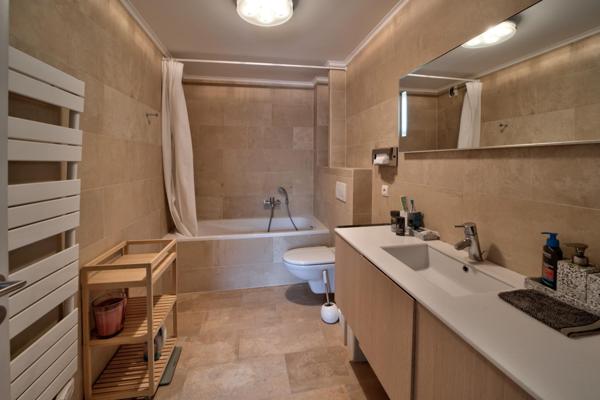 Spacieux T4 sécurisée – Calme, lumière et confort avec 2 garages et un place de parking