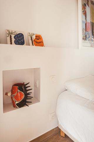 Hyères (83400) Appartement rez de jardin sur plage et jardins privés avec place de bateau !