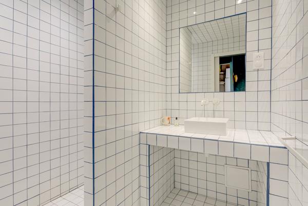 Hyères (83400) Appartement rez de jardin sur plage et jardins privés avec place de bateau !