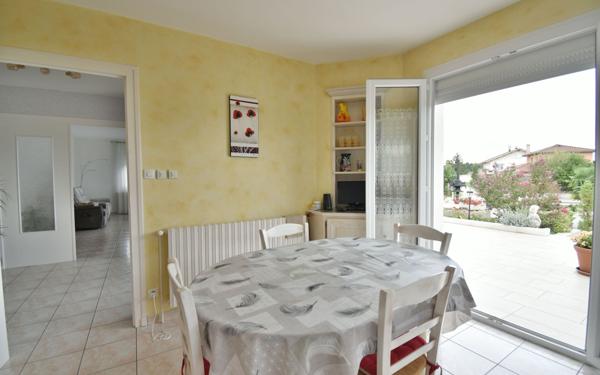 Maison à vendre    5 pièces •  Château-Gaillard