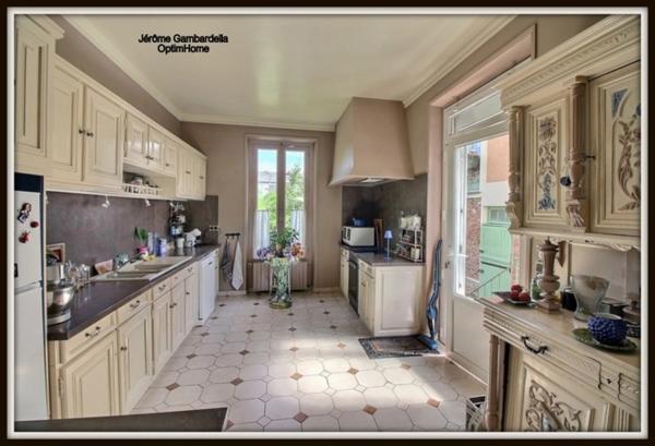Maison 7 pièces avec jardin et dépendances à vendre à MAISONS LAFFITTE (78)