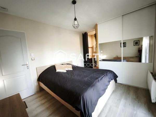 Villa contemporaine de plain-pied avec piscine et grand garage