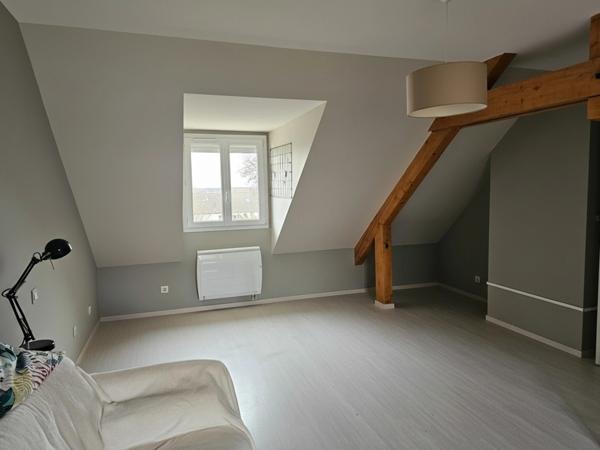 Deux maisons, un terrain, un potentiel unique : vivre ensemble ou séparer les espaces à votre convenance. PERRIGNY LES DIJON (21) aux portes de Dijon