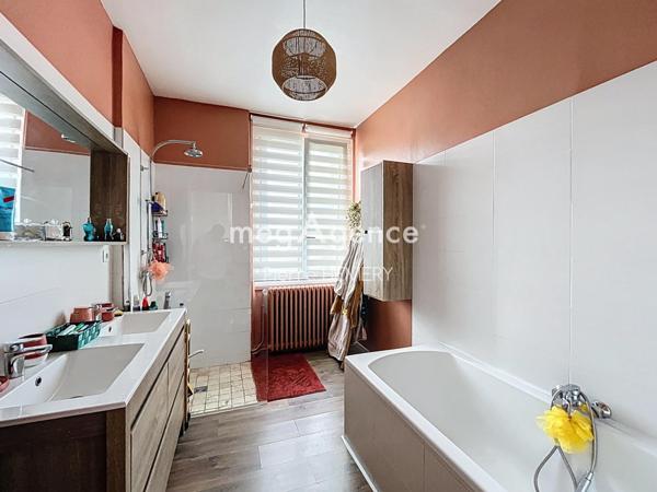 Maison à ALENCON, 61000 - 5 pièces 122m²