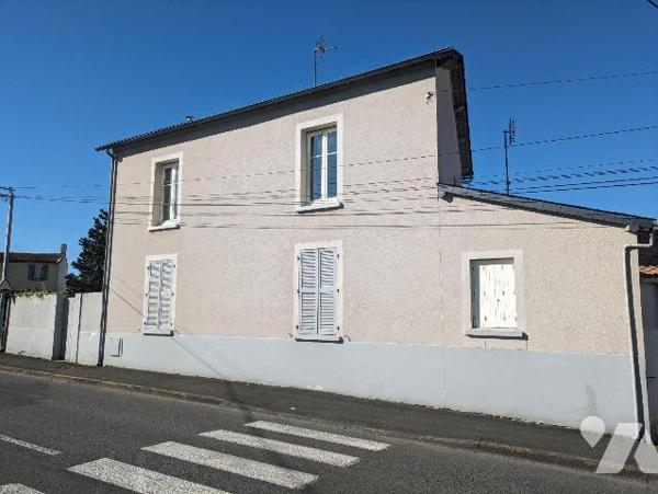 EXCLUSIVITE - LES HERBIERS - Potentiel rare pour cette maison de bourg de 160 m² habitables au ...