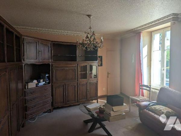 EXCLUSIVITE - LES HERBIERS - Potentiel rare pour cette maison de bourg de 160 m² habitables au ...