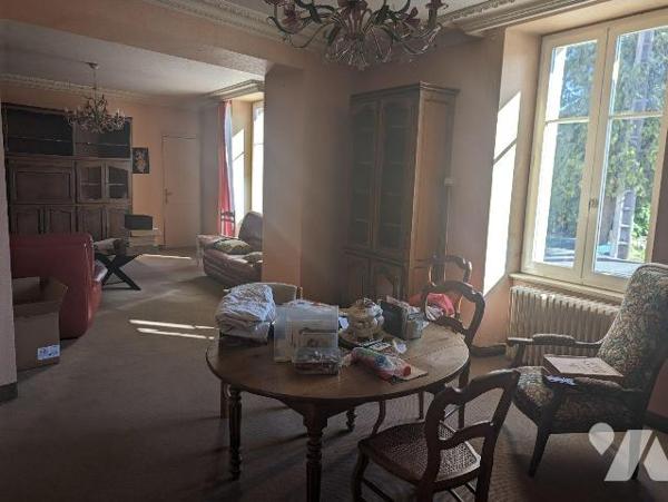 EXCLUSIVITE - LES HERBIERS - Potentiel rare pour cette maison de bourg de 160 m² habitables au ...