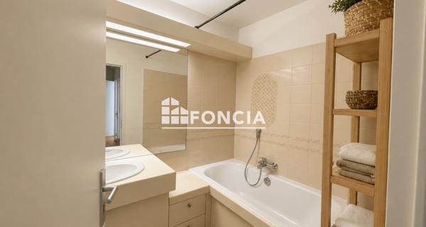 À vendre Appartement 3 pièces 75.62 m² - Paris 75012