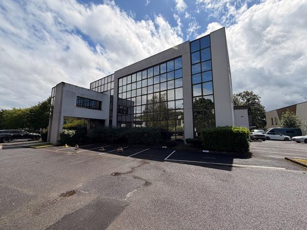 Bureaux Les Ulis 66,09 m2