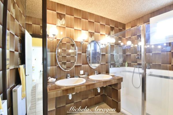 Une maison lumineuse avec piscine et jardin, à vivre pleinement au cœur de Villeneuve-sur-Lot