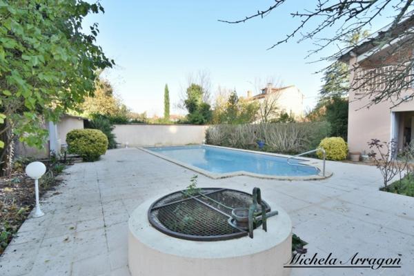 Une maison lumineuse avec piscine et jardin, à vivre pleinement au cœur de Villeneuve-sur-Lot