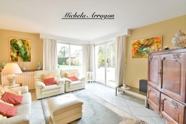 Une maison lumineuse avec piscine et jardin, à vivre pleinement au cœur de Villeneuve-sur-Lot