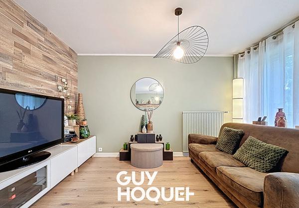 Dans une résidence entretenue et verdoyante - T5 avec terrasse et parkings