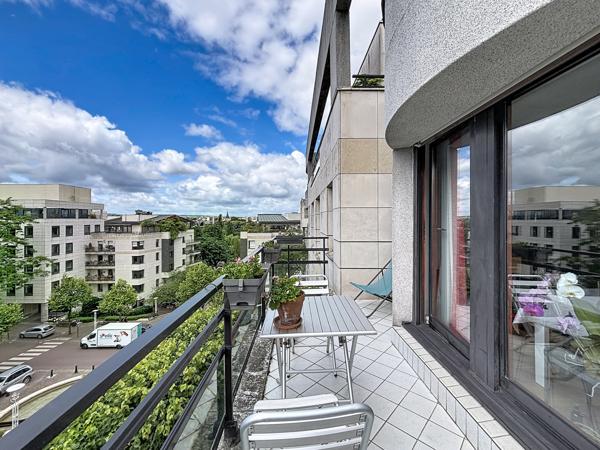 Appartement
         2 pièces
        - 43 m² Exclusivité 299 000 € *