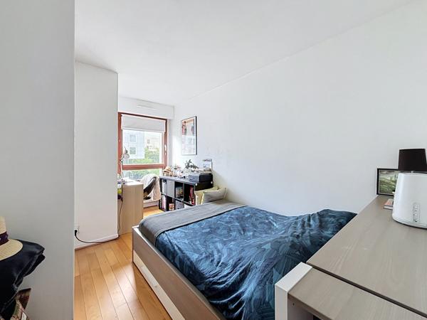 Appartement
         2 pièces
        - 43 m² Exclusivité 299 000 € *