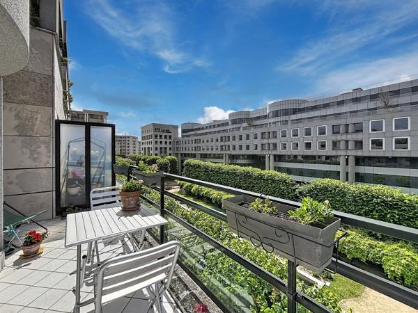 Appartement
         2 pièces
        - 43 m² Exclusivité 299 000 € *