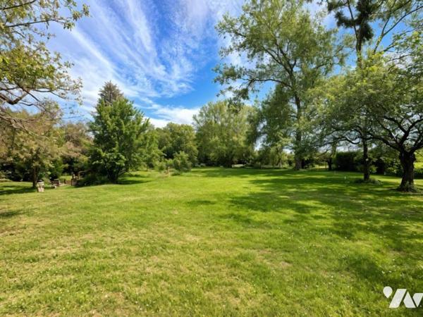 Propriété de caractère du XIXe siècle avec dépendances sur plus de 6 000 m²