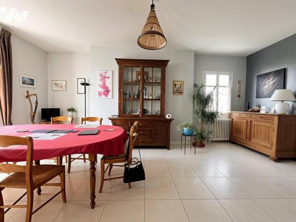 Propriété de caractère du XIXe siècle avec dépendances sur plus de 6 000 m²